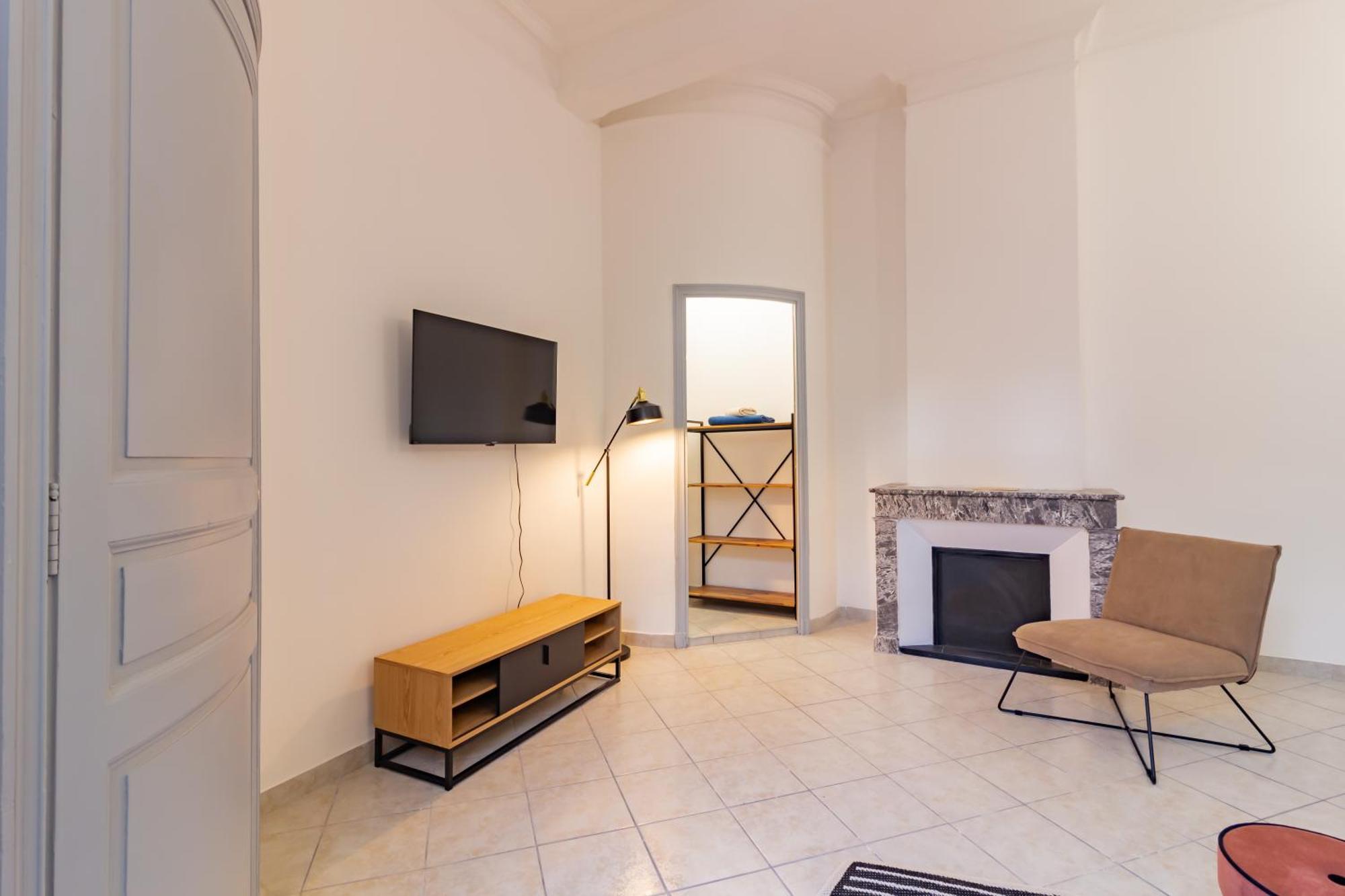 Spacieux Appartement En Plein Coeur De Безьє Екстер'єр фото